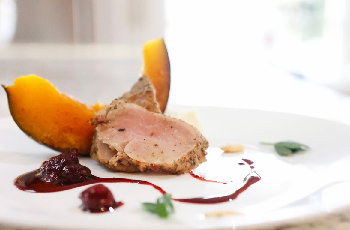 Fennel encrusted pork tenderloin, some organic squash done up Latino miel style, bing cherry reduction, Marconi almond.
#chefscottywagner #indulchicatering #madisonfood #cheflife #foodporn #wisconsinfood #farmtotable #catering #porktenderloin #privatechef #indulchi #weddingfood