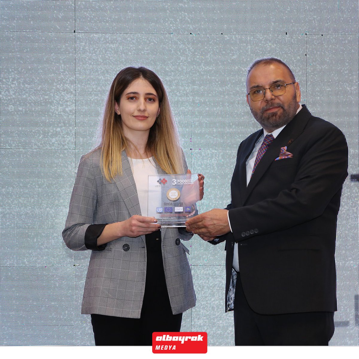 Uluslararası 3.Gıda Kalite Zirvesi kapsamında verilen Altın Lezzet Ödülleri'nde Albayrak Medya 3 ödülün sahibi oldu. 
#AlbayrakMedya