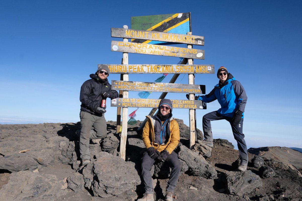 Hello from the tallest point in Africa. 

#kilimanjaro #Africa <a href="/MetamoTravel/">Metamo</a>