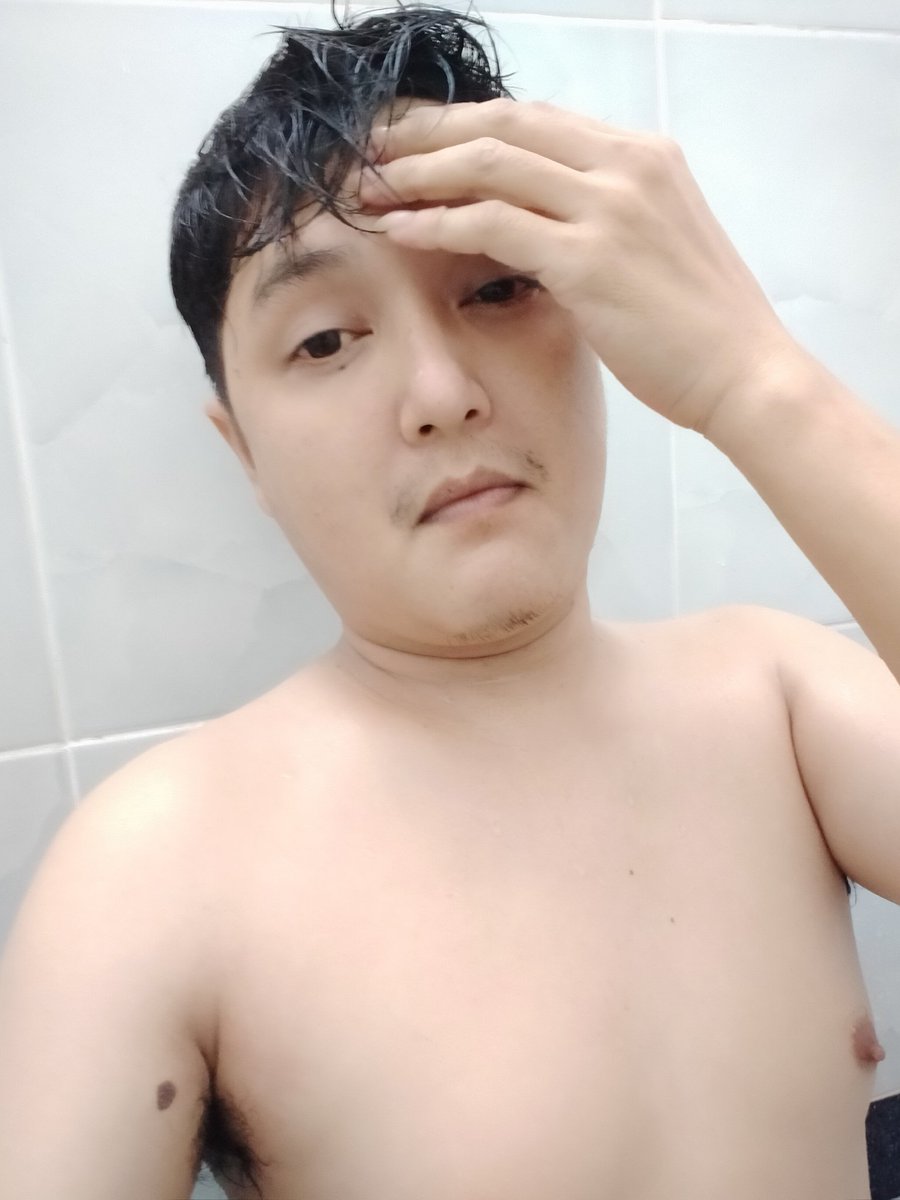 TngBi03109873's tweet photo. Thân em vừa trắng lại vừa vừa https://t.co/aNS1n00xs9