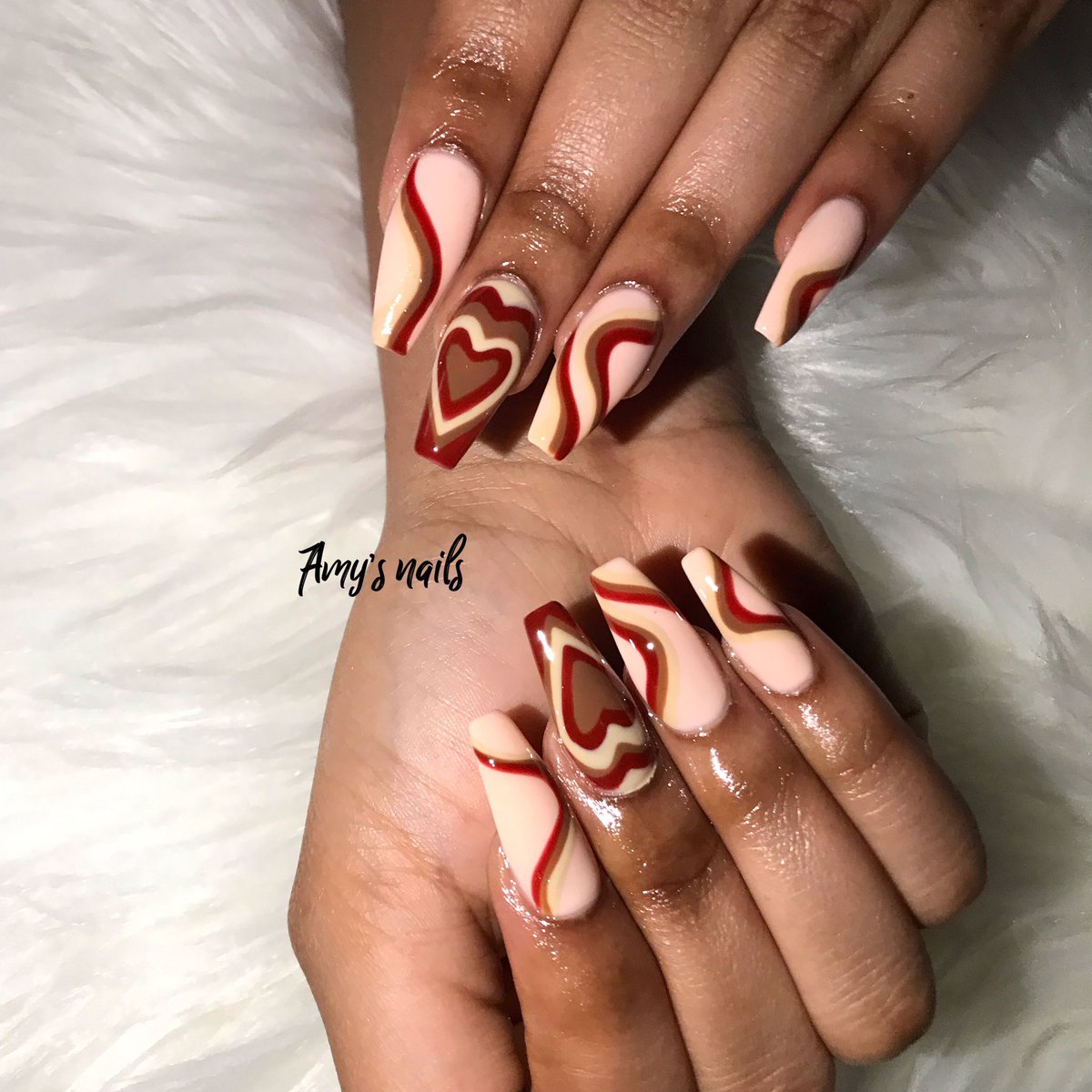 AmysNail_Room's tweet photo. Glossy or Mate
#breakrulesnotnails
#handpaintednailart
#NonailsNolife https://t.co/wRVVTEePlW