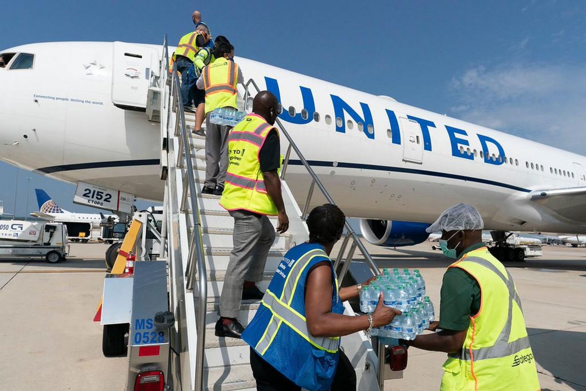 3blnow's tweet photo. United Invites MileagePlus Members to Donate Miles to Help Afghanistan Evacuee Aid Efforts https://t.co/afZSZ7VNas via @3blmedia #csr https://t.co/e6EfLRaclz