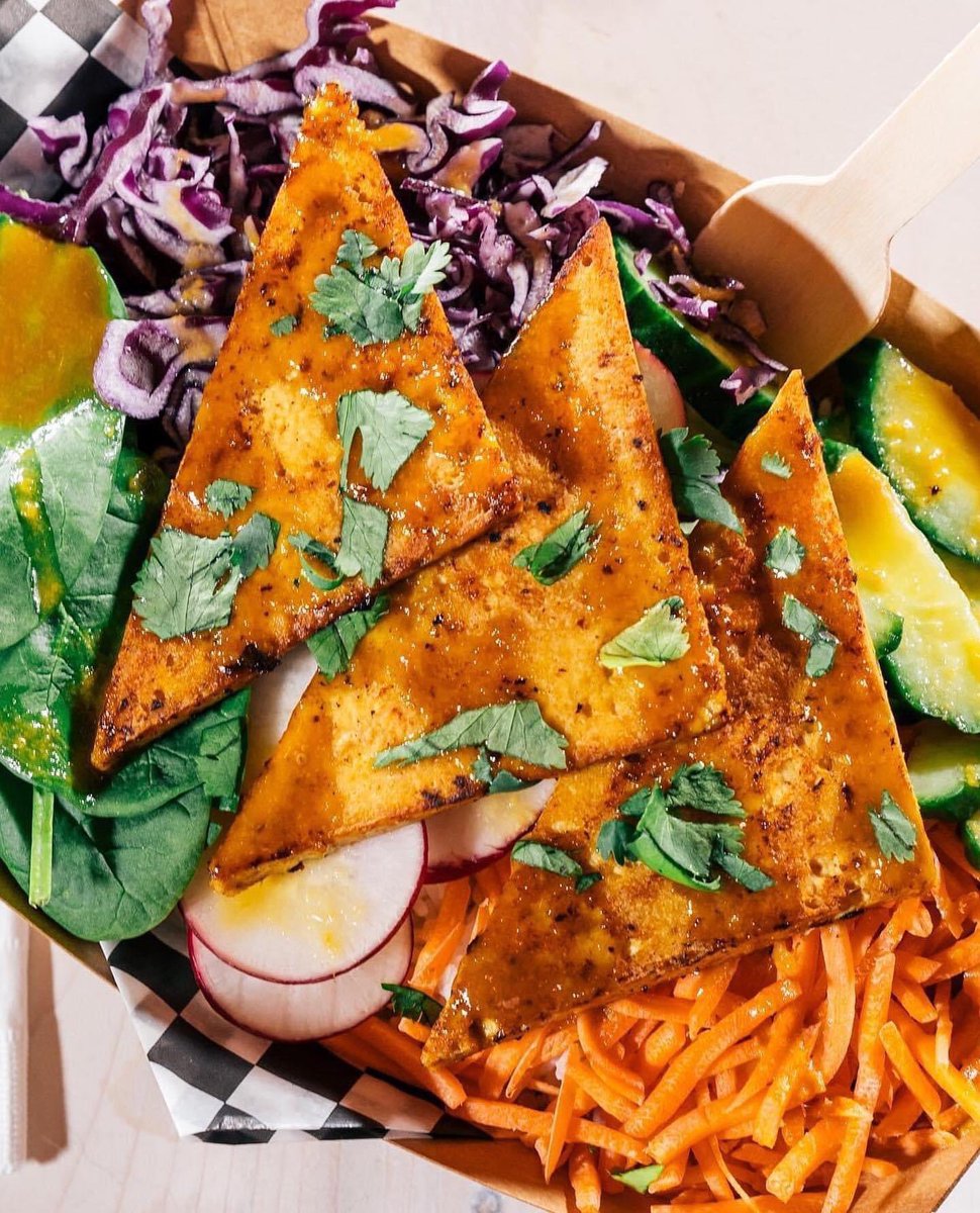 SaucyMouthTruck's tweet photo. #FoodToFillYourFace Our favs: MOTHER OF DRAGONS Rice Bowl (v/gf), THE HOT MESS Nfld Fries and SEOUL SISTER Korean Street Fries w/ Gochujang & a fried egg! ORDER ONLINE and pick it up, eat inside @LandwashBrewery or local delivery w/ @GoodToGoApp
https://t.co/KaEOHmuXaC
🍔🍟🥗🤗 https://t.co/dBDIpwVAv0
