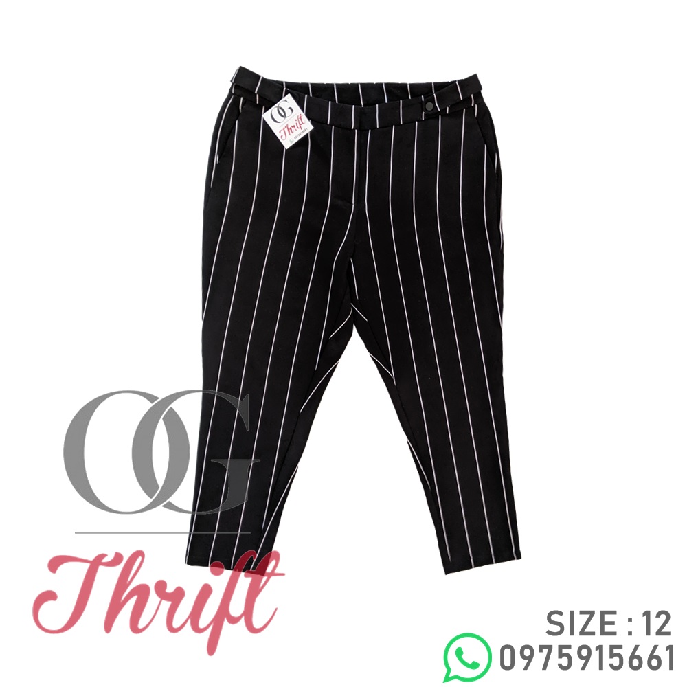 _OGThrift's tweet photo. #PickOfTheDay Style inspo today is @NaomiCampbell in this flashback pin-striped two piece suit at her 2018 Essence appearance. This has chic style written all over it. Recreate this look by getting these pin-striped office pants from our store. K100. Keep it #OG #CatalogUPDATE https://t.co/0vdL7HYhjx