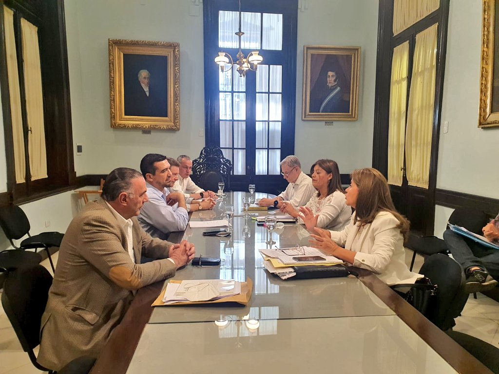En la Cámara de Diputados, junto a mis pares, mantuvimos una reunión bicameral tratando el Código Procesal Laboral. El objetivo es seguir avanzando en la cuestión junto a la Subsecretaría de Trabajo, entidades empresariales y miembros del Poder Judicial.