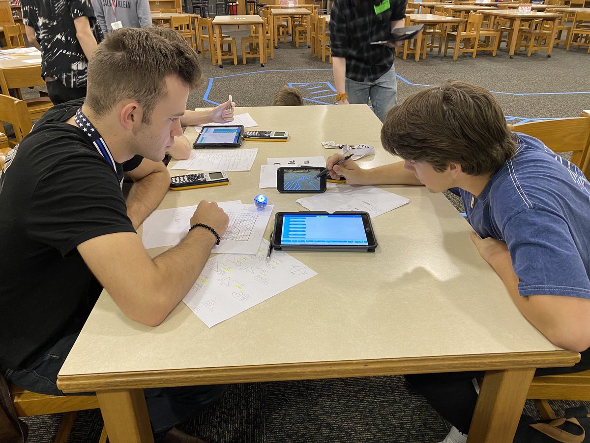 appersona's tweet photo. Fun in math models and geometry this week! @Marcus_HS @Kernse1 https://t.co/bHEv7gADz7