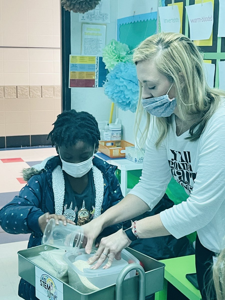 MtCarmelElem's tweet image. Third graders started their ant farm projects in STEM class today! #readysetforwardmcss