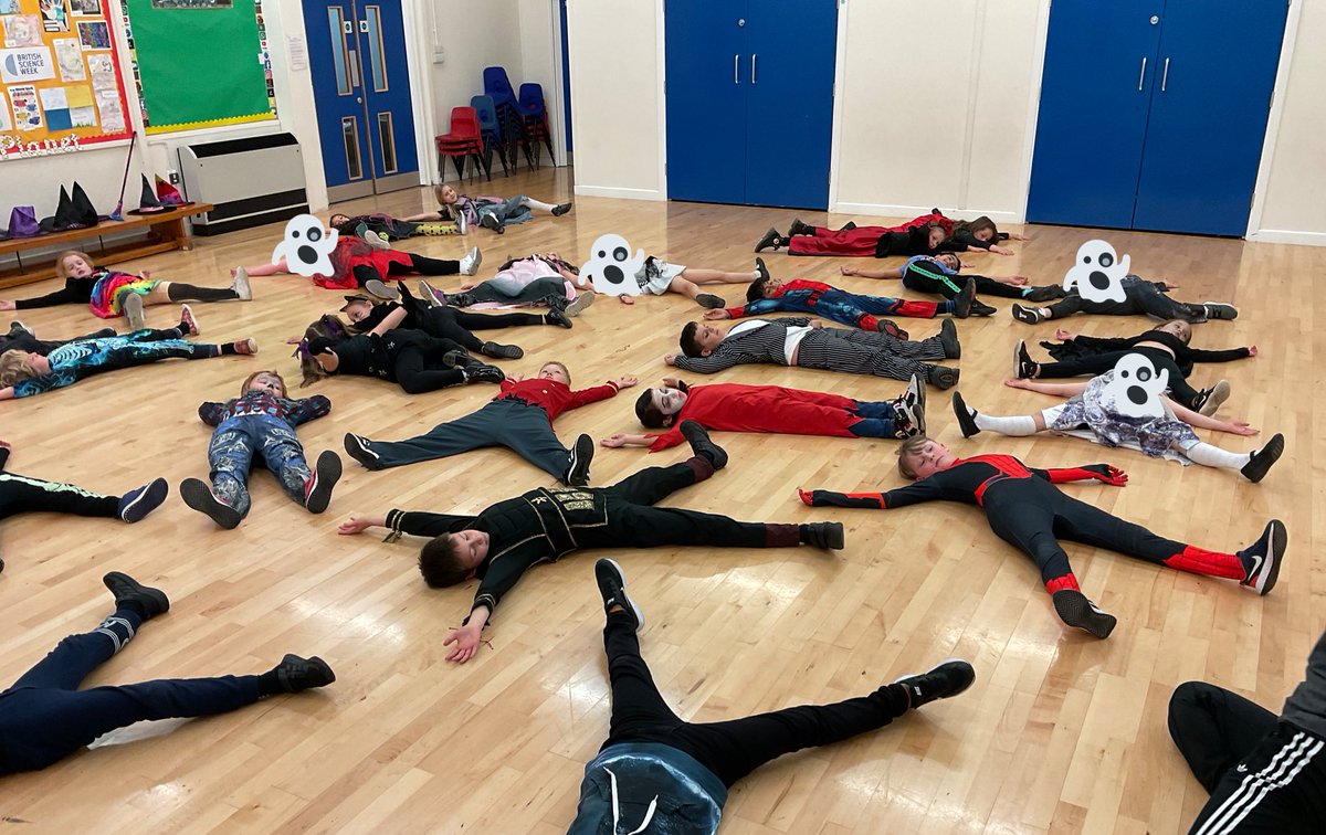 WhetstoneYear3's tweet photo. In Year 3, we had a wonderful day today dressed in our Halloween outfits and taking part in a Halloween dance! https://t.co/7NdnWp60Qf