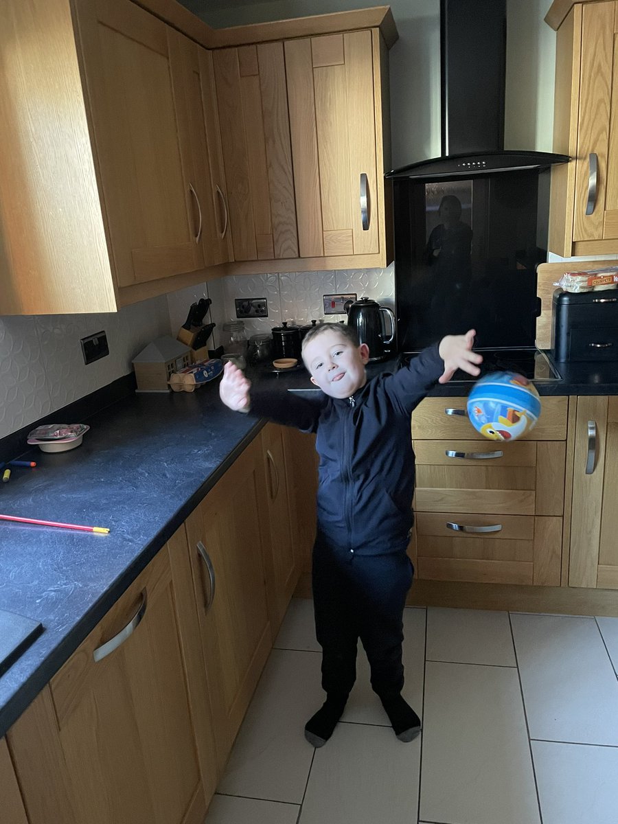 Katie Saxton tweet media