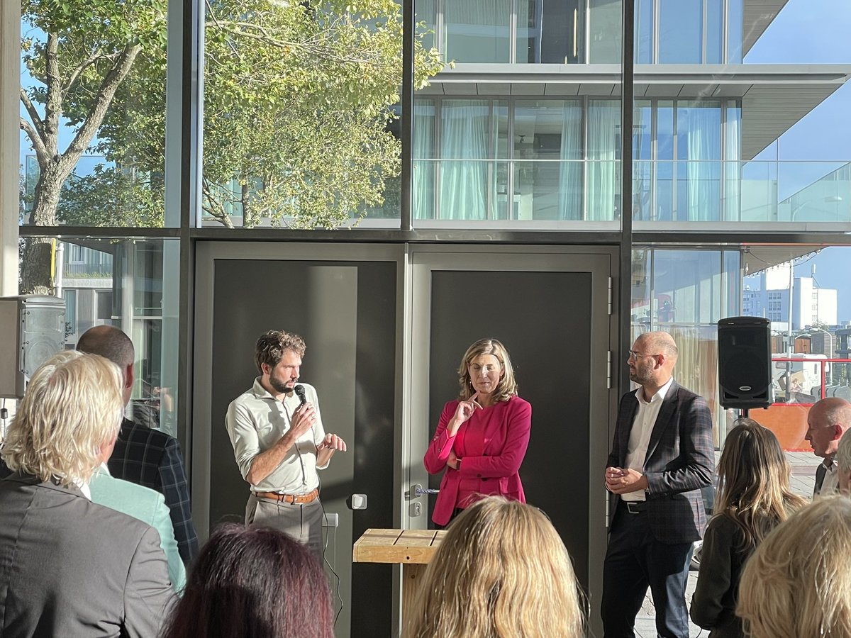 Vandaag onderteken wij het Convenant Houtbouw MRA 2021-2025. Wij hopen hiermee een bijdrage te leveren aan de beoogde schaalsprong houtbouw. Op naar minimaal 20% houtbouw! #houtbouw #greendeal