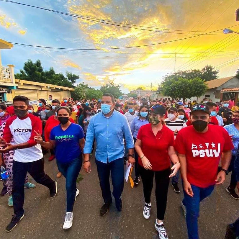 MaryoriMolina_'s tweet image. Gobernador Clark inspeccionó ejecución de obras emblemáticas en Dabajuro
#FalcónTieneConQué
#VenezuelaTieneConQué

falconinformativa.com/gobernador-cla…