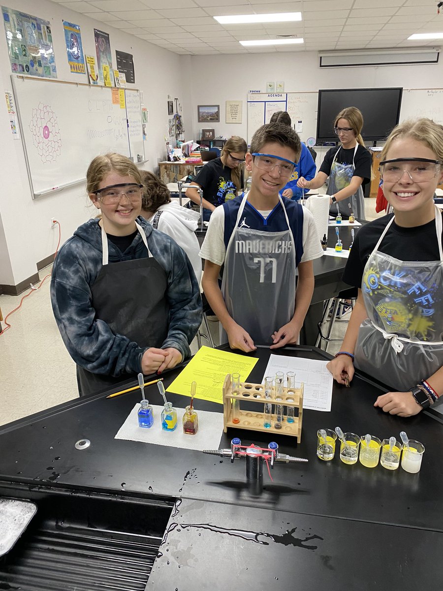 ktaylorbio1's tweet photo. Lab day at BHS #brockisd https://t.co/s7XiRgRHcW