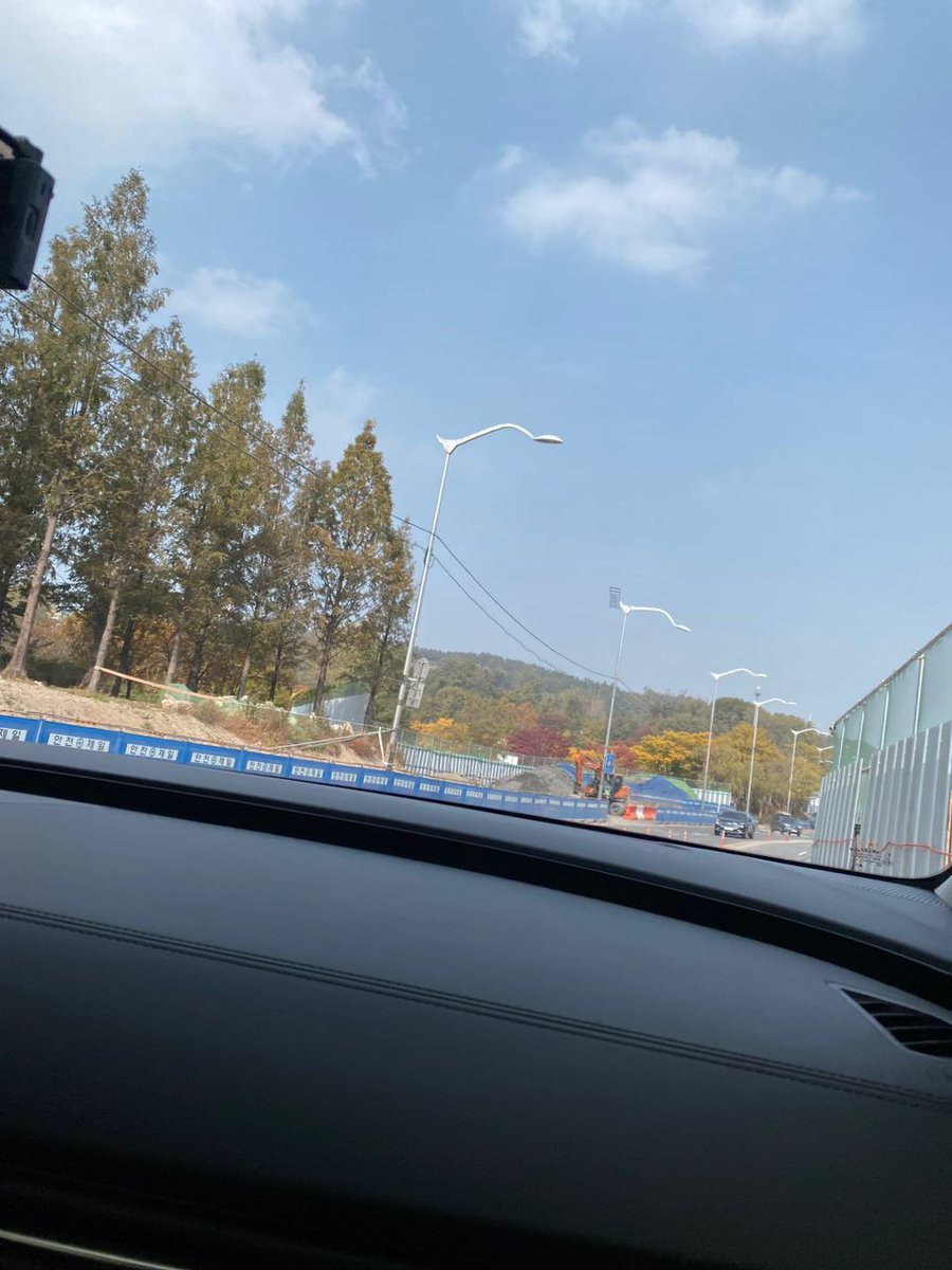 -[221020] One year ago, Today!! 
Lucas bbl💌
💌: hi hi, M, Thanks(Thank you), let's go to bed(sleep), I'll go live tomorrow if I have time, Good night,  
Have a good dream. 
#LUCAS #루카스 #黄旭熙