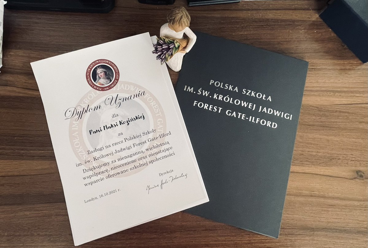 MaksiKozinska's tweet image. Last Saturday, I was awarded a certificate of recognition for my
continuous support offered to the Polish Saturday School in Ilford over the past ten years.  #supplementaryeducation #communitylanguages