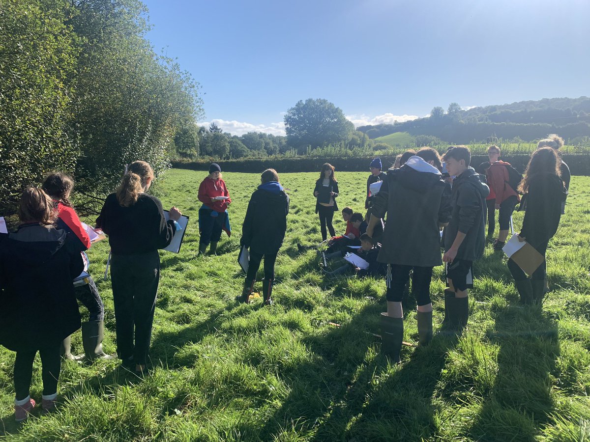 Day 2 on our GCSE Geography fieldwork. A lovely day collecting data. <a href="/WyedeanSchool/">Wyedean School & Sixth form centre</a> #skills #downstreamchanges #funinthesun #mountonbrook