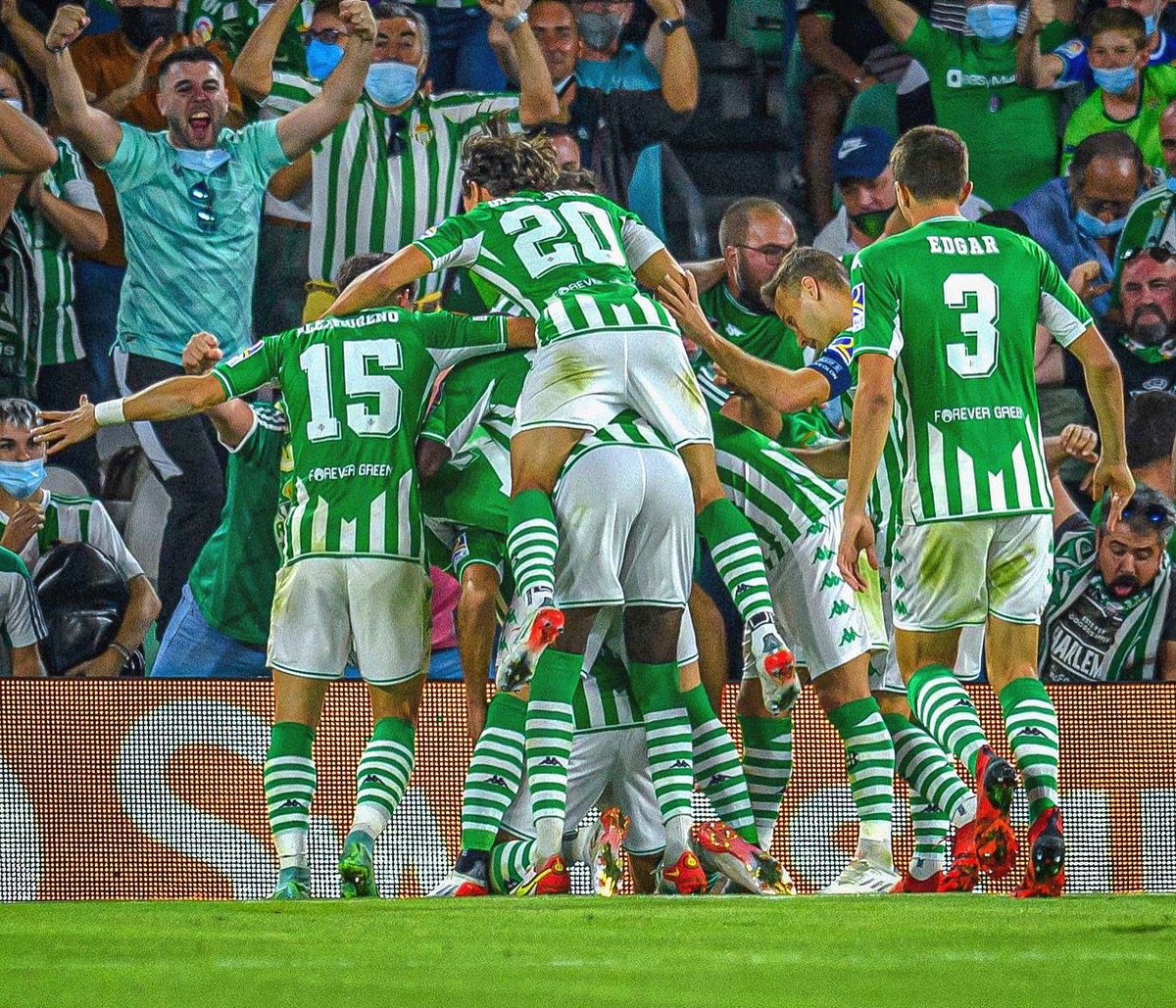 edgargon3's tweet photo. Seguimos invictos en la @EuropaLeague ! Vamos @RealBetis ! 💚⚽️💪 https://t.co/wqJ68oYF1t