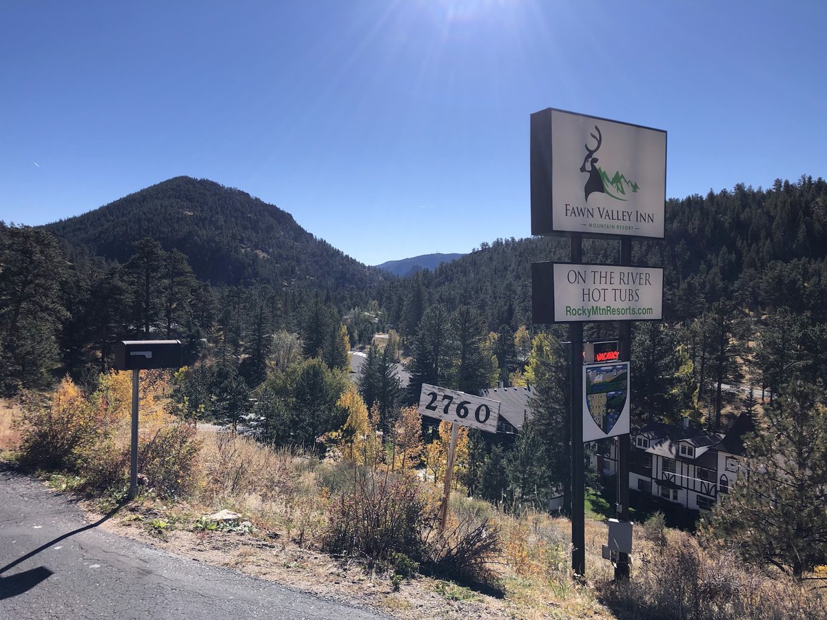 ZillaRac's tweet photo. Traveling to the top of the world? Look for our NEX Mailbox Posts in Estes Park, CO, on your way to the 12,000 ft peaks of Rocky Mountain National Park. https://t.co/unRNlxMxwD