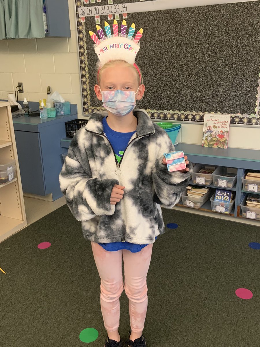 Happy birthday to Ava!!! Such a kind-hearted, sweet, hard working, student. She makes 4D so special. She passed out individual pop its to each student ❤️