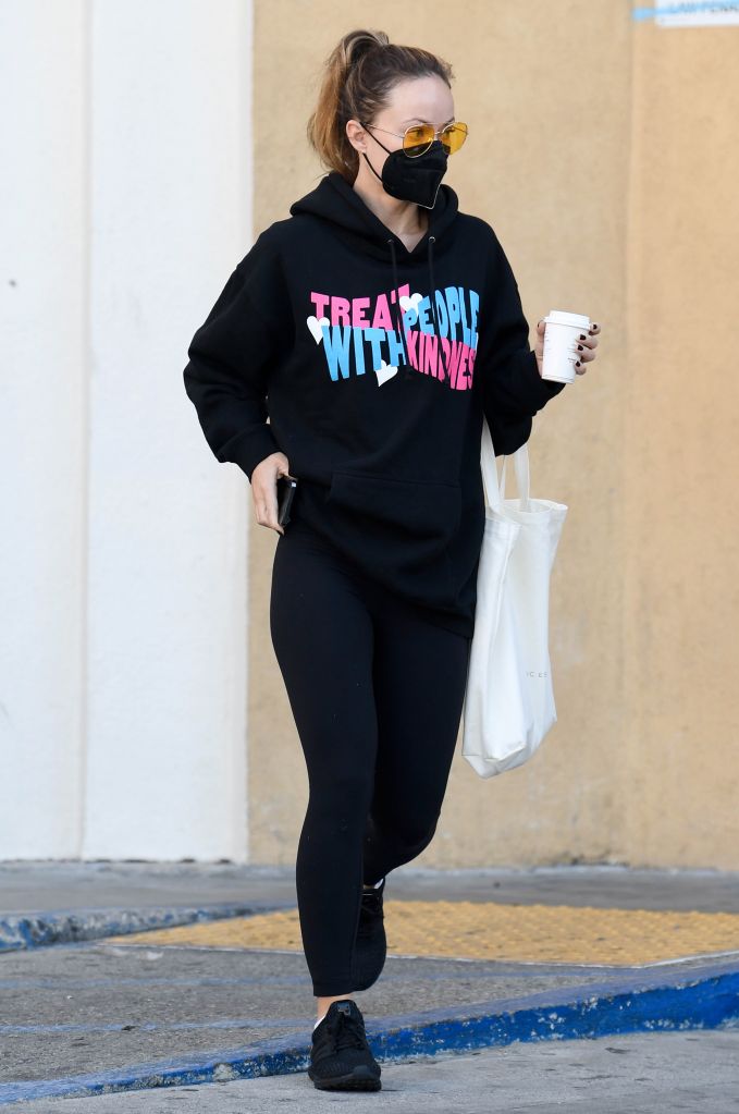 owildemidia's tweet photo. Olivia Wilde out and about in LA - October 21. https://t.co/I9IjTMxL53