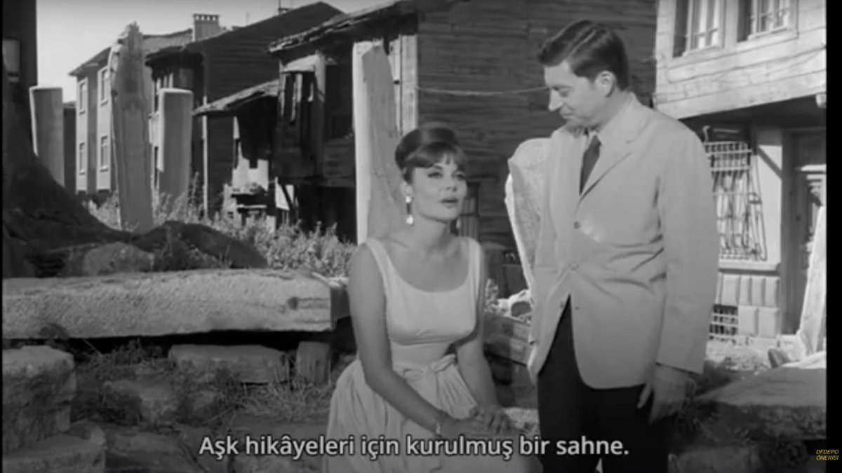busra_esr's tweet photo. Podcast sayesinde izledim, çok enteresan bir filmdi gerçekten. Fransız bakışında İstanbul?? Kimin İstanbul'uydu bilmiyorum ama, böyle seyretmesi güzeldi. https://t.co/llM5QIkC2j