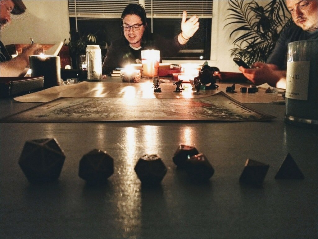 SorrelsEric's tweet photo. 📸: @aaronmichaelVA

Oh how I love to play D&amp;D with you~ 🖤

I love this game so much and I love the people I do it with.

#dnd5e #tombofannihilation #takeoneproductions #okcimprov #dungeonmaster https://t.co/TBdOBgw7ae