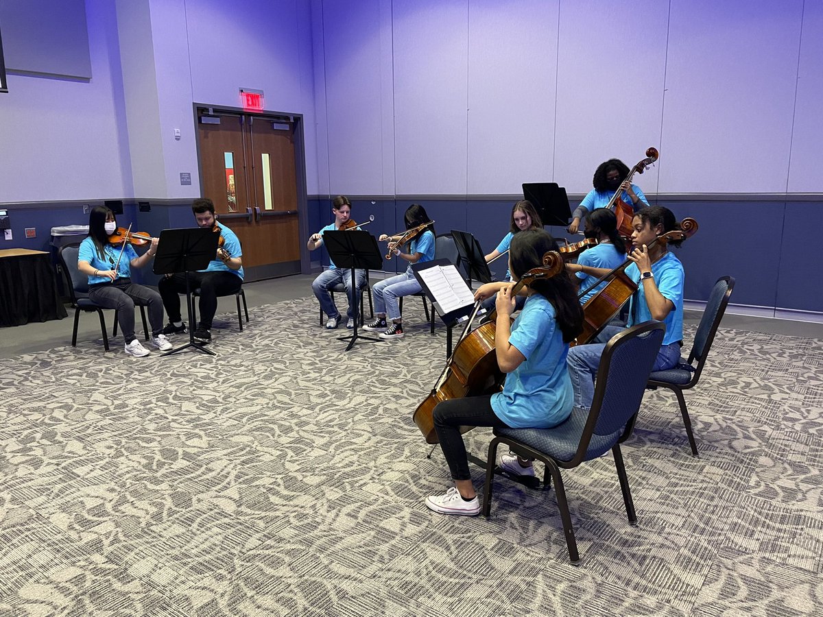 MISD_FineArts's tweet photo. Some our fine arts students were performing for the Mansfield Area Chamber of Commerce luncheon today. We have some very talented students in MISD. https://t.co/ZHPflXYNQx