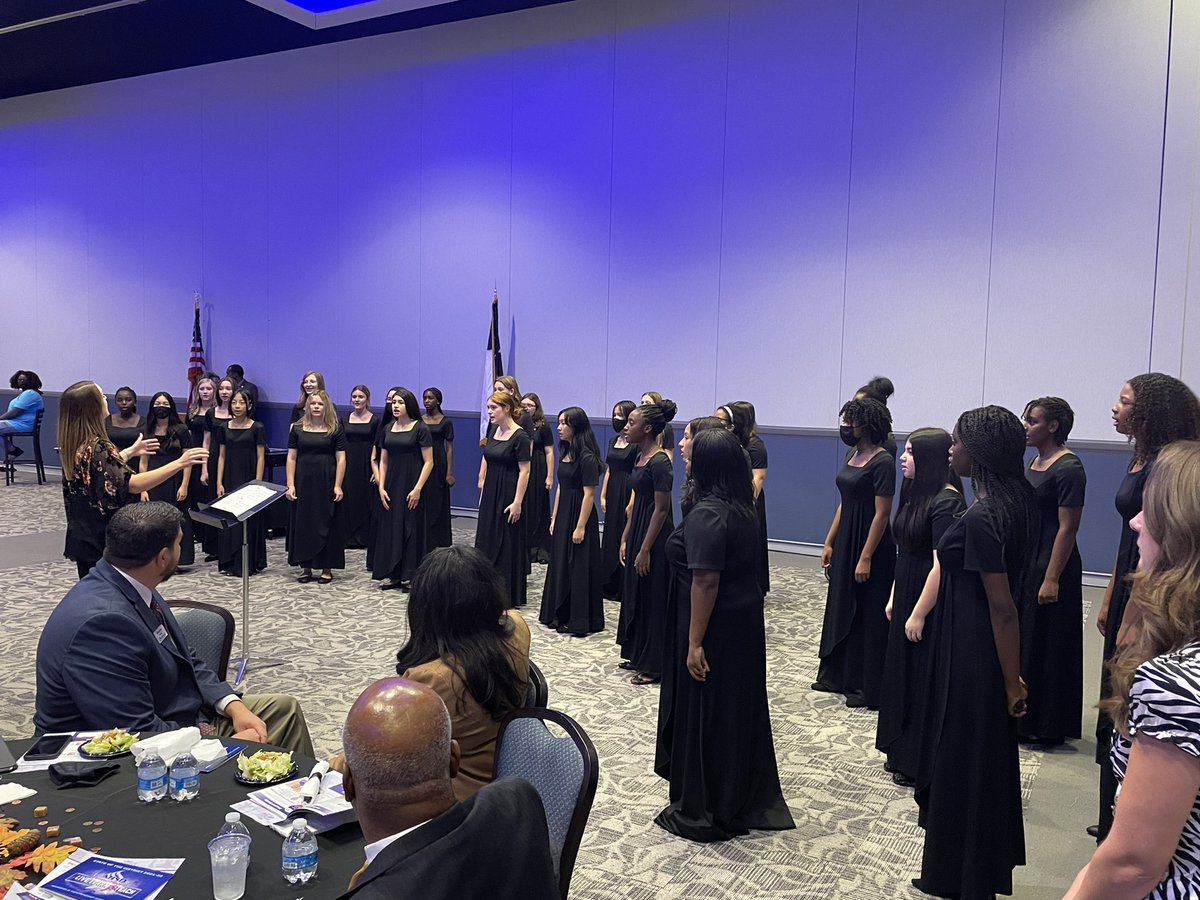 MISD_FineArts's tweet photo. Some our fine arts students were performing for the Mansfield Area Chamber of Commerce luncheon today. We have some very talented students in MISD. https://t.co/ZHPflXYNQx