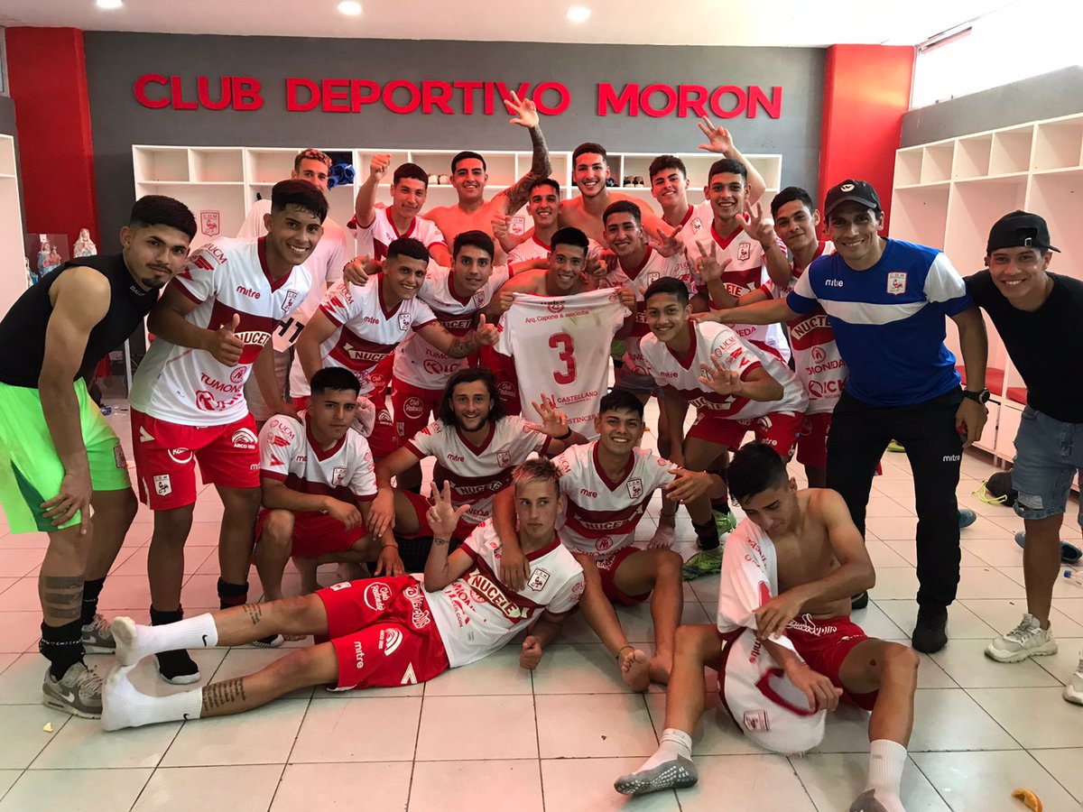 depmoronoficial's tweet photo. #ReservaCDM
¡Los 3️⃣ puntos se quedaron en casa! 🎉
Moron venció a Chacarita Jrs. por 3 a 2 con goles de Tonet, Valenzuela y Pelaytay en el Nuevo Francisco Urbano.
#VamosLosPibes🐓 https://t.co/lYPRPZwkug