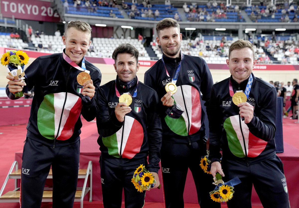 AndreaPecchia1's tweet photo. Qualcuno ha detto Dream Team?
#Roubaix2021 #eurosportciclismo #Ganna #Milan #Lamon #Consonni #Bertazzo #21ottobre https://t.co/Z93TonfbEK
