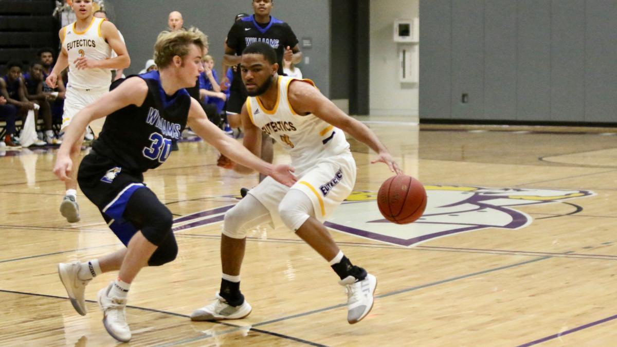 #AGTG After a great talk with <a href="/CoachDaddyBrown/">Danny Brown</a> I’m blessed to receive an offer from UHSP!!