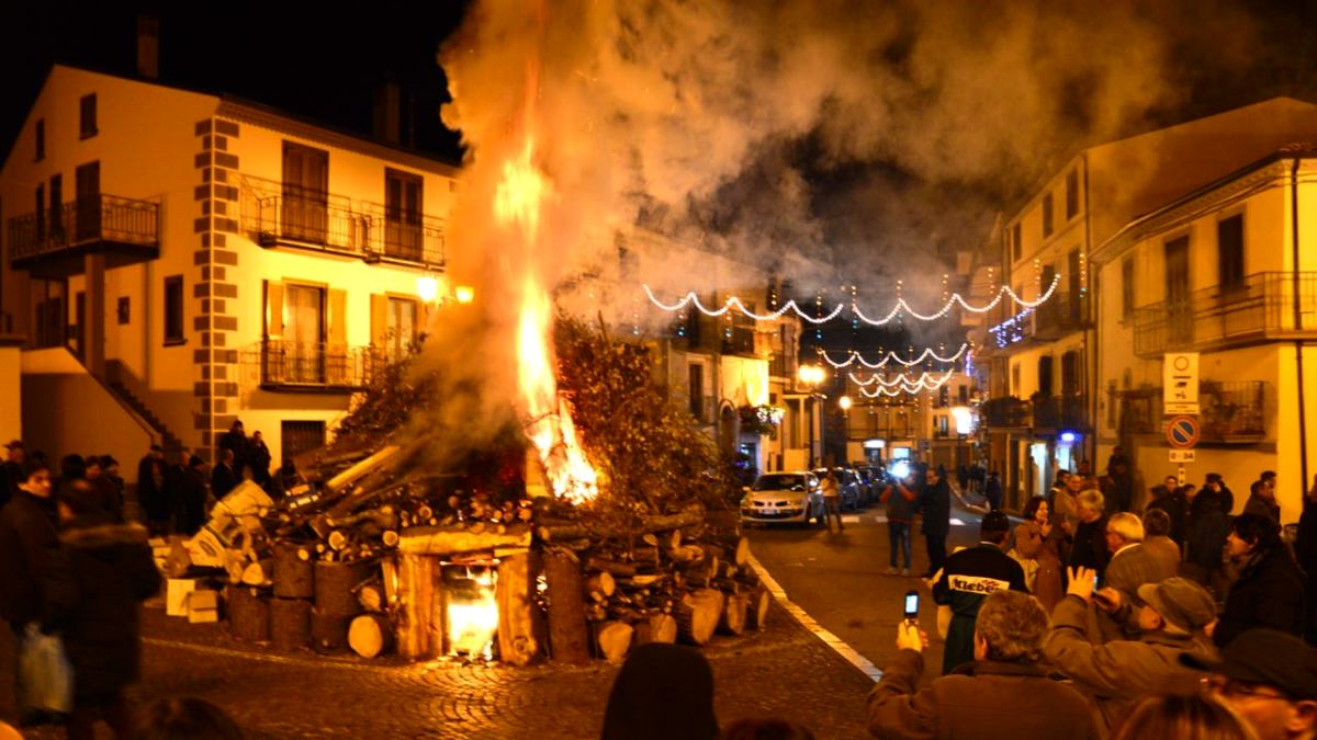 Did you know that on Jan. 6 large bonfires are set alight all over Italy? This tradition is believed to come from pagan ritual that symbolized burning the old in order to welcome the new year in.