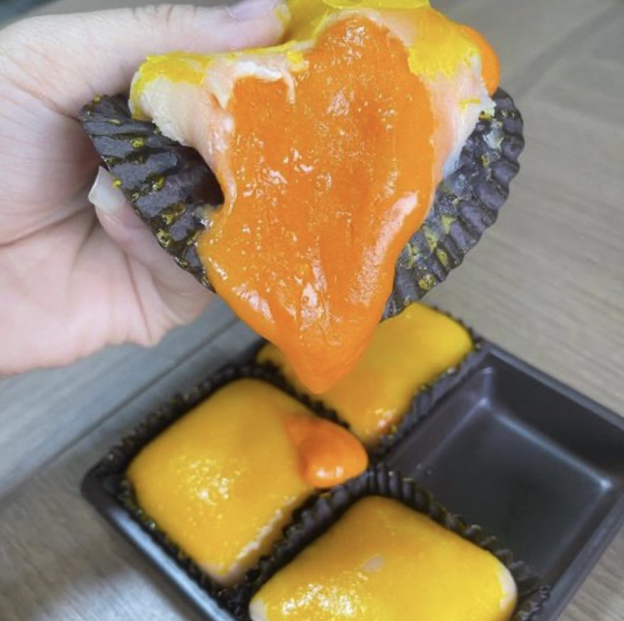 world.lavaa 🍙 เปี๊ยะลาวาไส้ทะลัก tweet media
