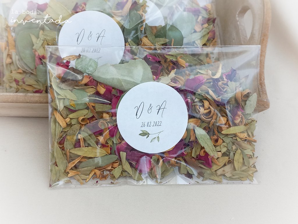 📣¡NUEVO! CONFETI DE FLORES BOSQUE EN BOLSITAS INDIVIDUALES.
.
Disponible en PACK AHORRO.
.
.
#confeti #confetti #arrozbodas #flores #floresbodas #salidanovios #ceremonia #ceremoniacivil #ceremonial #ceremonie #ceremonies #ceremony #ceremonydecor #mecaso #bodas2022 #weddingdecor