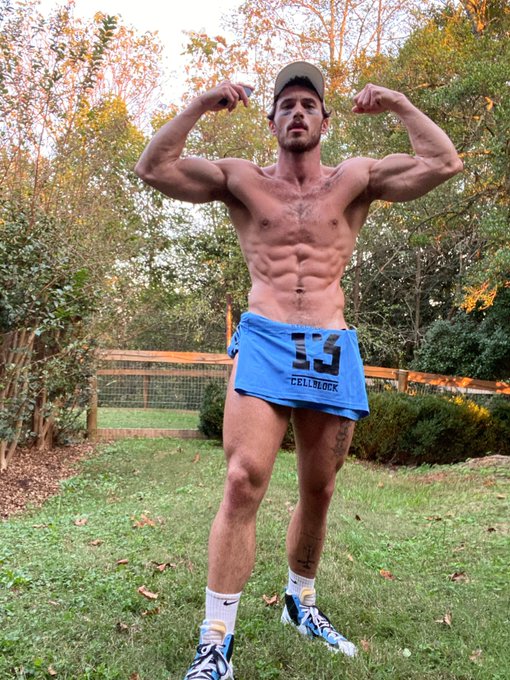 varsity linebacker 🏆🏈 costume 1 of 9 going live today #irulethefield #kingofthelockerroom https://t.co/o6GBN0uyoc<a href="/tag/irulethefield"class="tags"><span>#irulethefield</span></a><a href="/tag/kingofthelockerroom"class="tags"><span>#kingofthelockerroom</span></a>