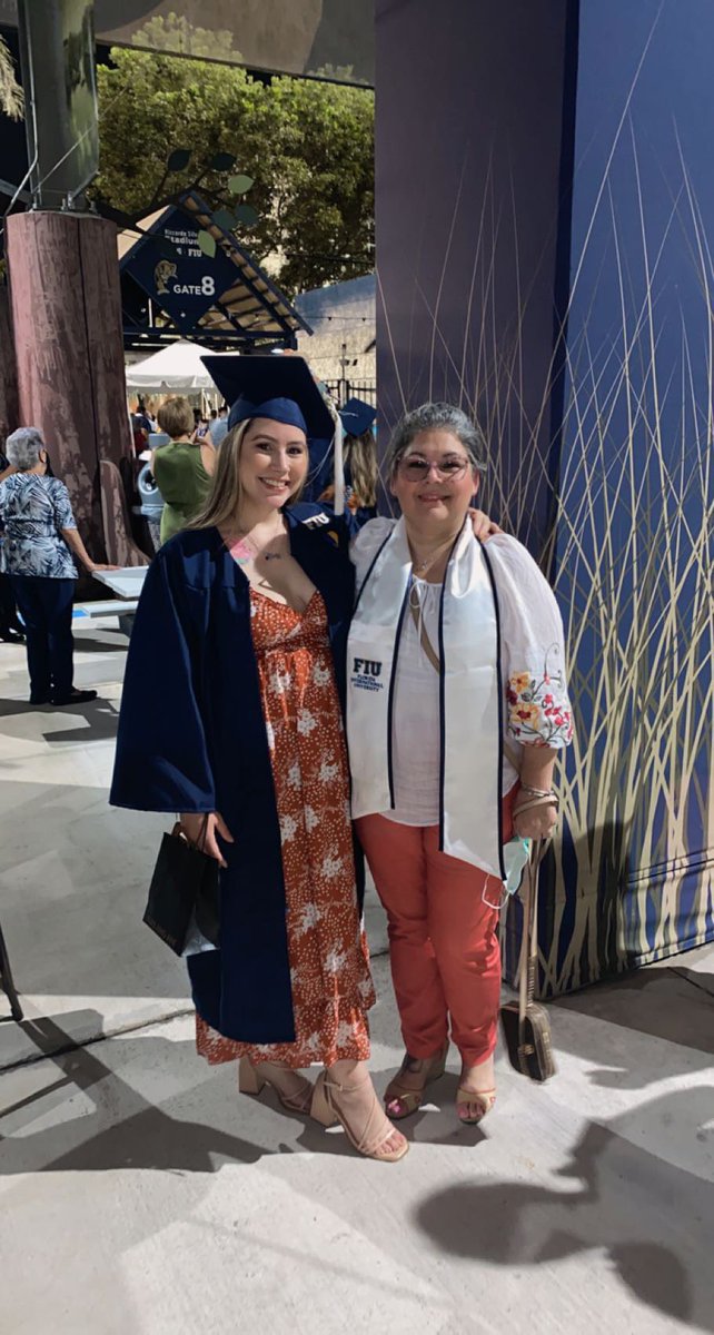 _katherinecruz's tweet image. Just an update - I did it 👩🏼‍🎓🎓💗#FIUGrad #SummerGrad