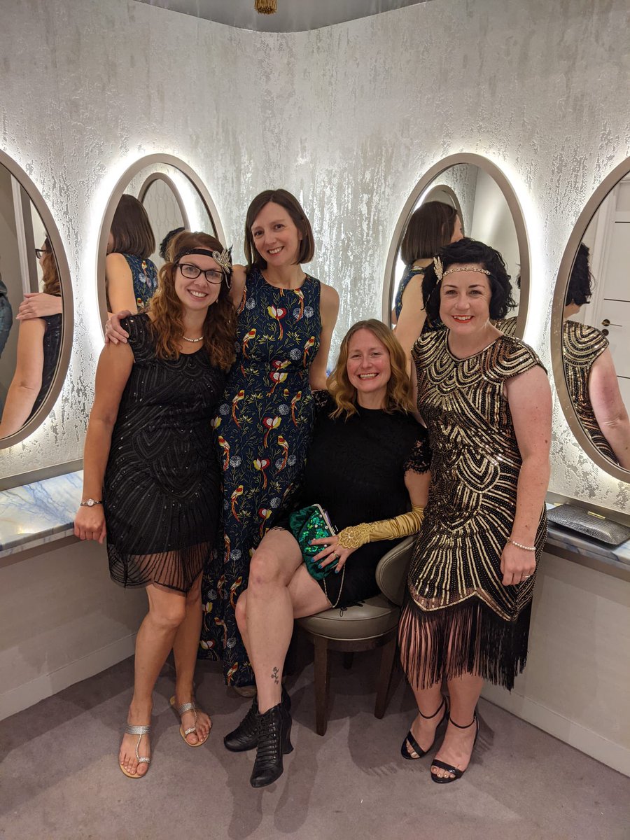 Essential toilet pic at #KETO2021 #1920s #anythinggoes such fun @natashaschoeler @tracycameronRD @JenCarrollRD @vwhiteley