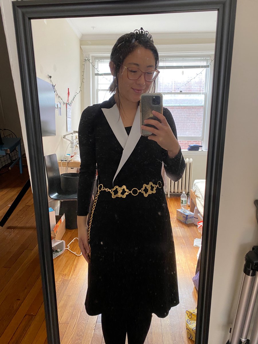 vanessainstem's tweet image. What does a scientist look like?
This is what a scientist looks like!  I love being able to wear whatever I want to my classes. First pic I took today, the others are all from the past few weeks. #DayofScience #ScienceAThon @science_a_thon