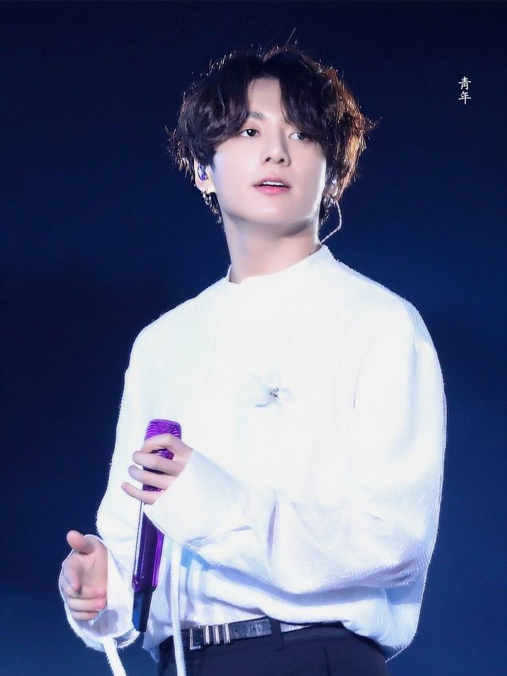 btsseternaI's tweet photo. 2110 🌌

~ Her gece sana uçuyorum, bunun sadece bir rüya olduğunu unutarak. Seni gördüğümde gülümsüyorum, asla bitmeyen sonsuzluk bebeğim https://t.co/TFvzXdMfmt
