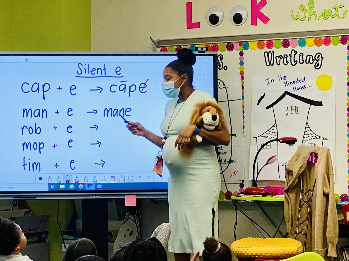 VClayELA's tweet photo. Not only does Rasheed the Lion support @LucyCalkins phonics, but he can help with vocabulary, too! RCE 1st grade teacher Jennifer Jacobs used Rasheed when explaining what the word mane means.
@HumbleISD_RCE
@LucresyG
@Humble_ElemELA https://t.co/urEQCK8O9i