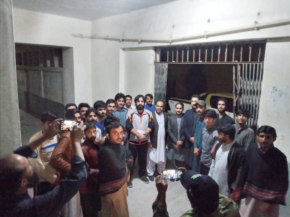 BsoUnit's tweet photo. Secretary Colleges Aurang Zaib badeni assistant commissioner Yasir Dashti and Assistant Comr Zohaib Baloch ne Degree Hostal ka Visit kya Taraqqiati kams kane ka wahda b kya or mazid AC Yasir sb Or Zubair Sb ne Ek bar pir amen time dya k wo ayenge yahan motivational speach krnge https://t.co/yLU5MimAkY