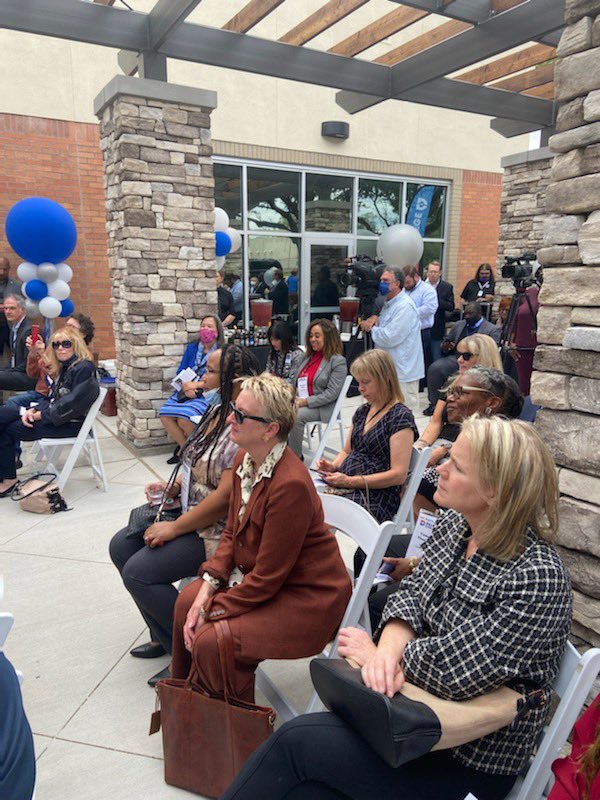 EmmittSmith22's tweet image. Such a great day at the ribbon cutting for 4315 Innovation Center opening at @dallascollegetx. So proud of the work my company, E Smith Communities, and our partners have done in South Dallas!