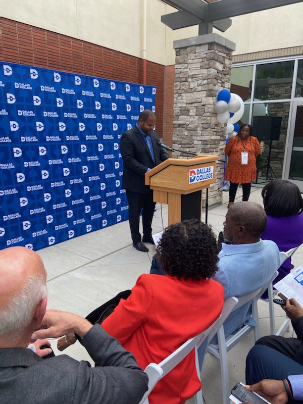 EmmittSmith22's tweet image. Such a great day at the ribbon cutting for 4315 Innovation Center opening at @dallascollegetx. So proud of the work my company, E Smith Communities, and our partners have done in South Dallas!
