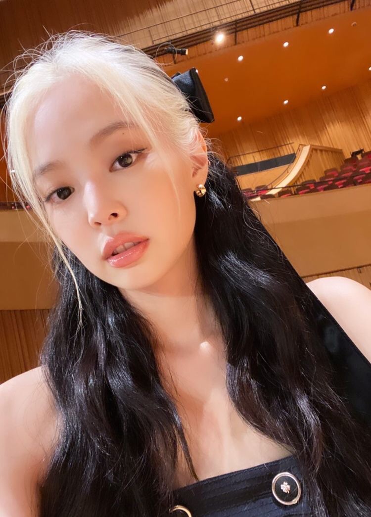 Jisoo_fr's tweet photo. jennie is so pretty, so perfect, so beautiful, so pure is a totaly princess #jennieprincess #jennieperfect #jenniebestgirl  #jenniebeautiful  #jenniepure #jenniepretty https://t.co/pEbvbEcrup