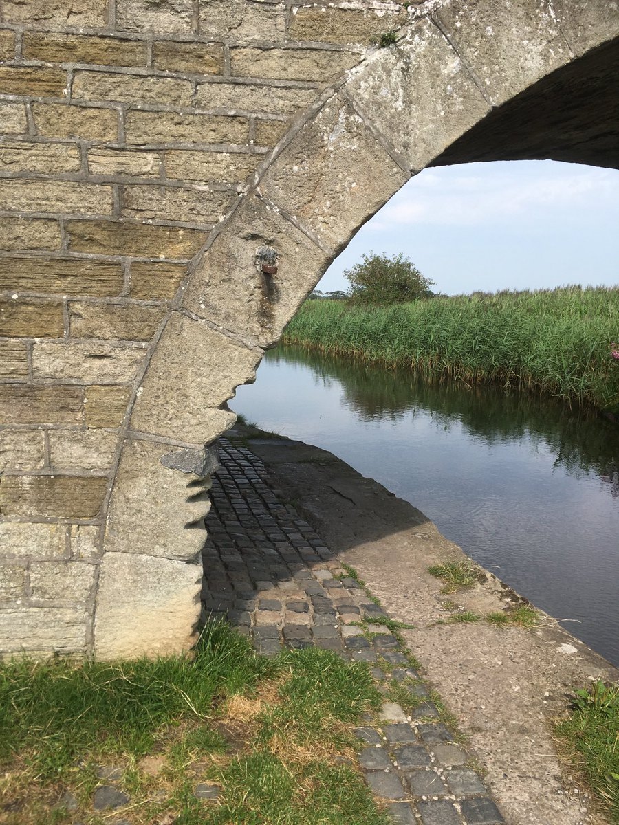 Grooves on a #canal bridge from many tow ropes - a small historical feature that shows how #waterways were used. @IWA_UK is encouraging people to uncover more. #SaveWaterwaysHeritage - download the waterways heritage spotting guide at waterways.org.uk/campaigns/cana…