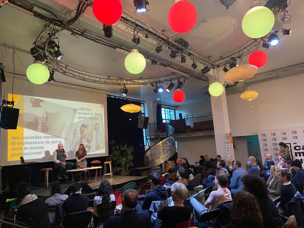 Val_Leselbaum's tweet photo. Pour cette 2éme édition du forum #TetuCampus organisé par @TETUmag , @AXAFrance se devait d'être au rendez-vous.
@MarieCaucheteux et Pierre Meyer.
@AEChevillard @Muriel_Nicou @Rouxel_C @SoniaDUTOT @AXAJobs_fr #AXAMixin @mixity https://t.co/D6R88S4h30