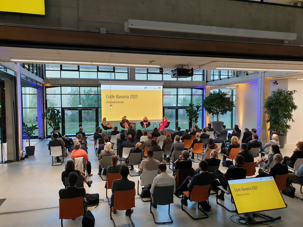 Tilana145's tweet photo. Los geht's mit #codebavaria. Ich bin mit @ida_space vor Ort und darf unser Projekt wortbert vorstellen. https://t.co/87zEV3YBPv