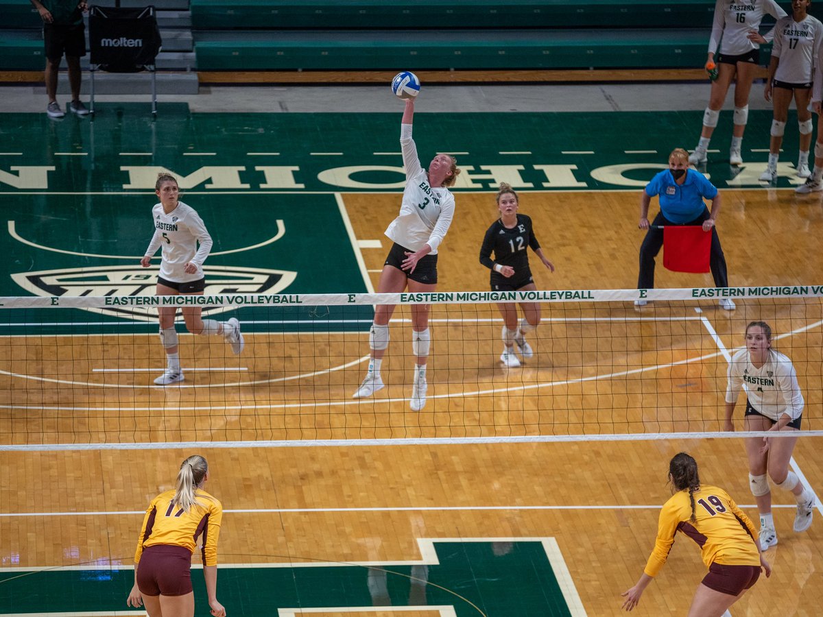 RIQSHOTIT's tweet photo. 📸’s from @EMUVolleyball last night
#RIQSHOTIT | #RIQMADEIT https://t.co/XToeIgukNz