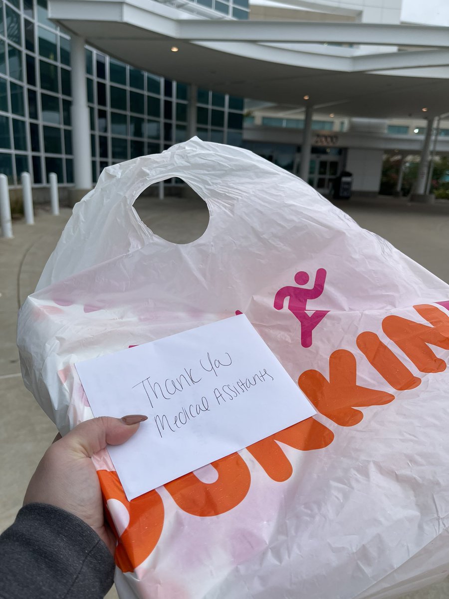 AAMAOfficial's tweet photo. Happy #MARWeek! Today, we ask all non-medical-assisting staff to take the time to write a thank you note to your local health center's medical assisting professionals. Take a picture of you giving then use the hashtag #MARWeek2021 and tag the AAMA social media handles. https://t.co/ptLKbOtaW5