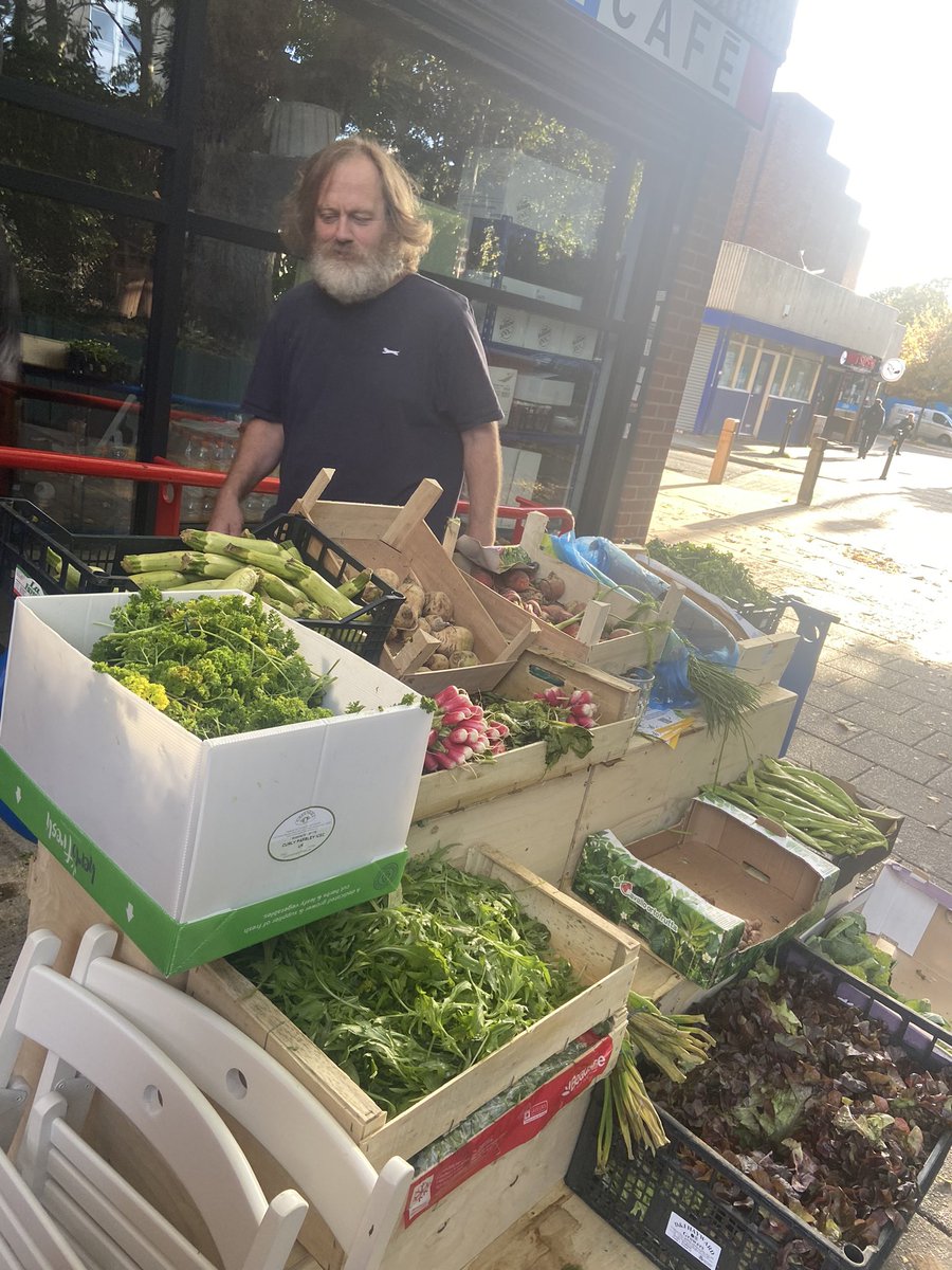 WasteNotProject's tweet photo. Food sharing went very well at #9-10bramlandsClose today every Thursday 2-4pm and we will be here on Ad-hoc basis. Scan this QR code for notification. ❤️ https://t.co/FK6JytyCJc