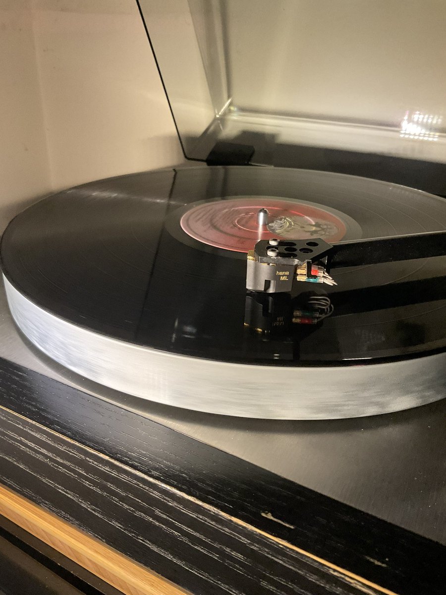 culabula's tweet photo. Now fully set up and tracking impeccably, sounds exactly like the 3k cartridge it is hiding in a 1k deal. 

#Hana #Linn #SweetMusic #Ekos On a #Karousel https://t.co/51hPJCgkXx